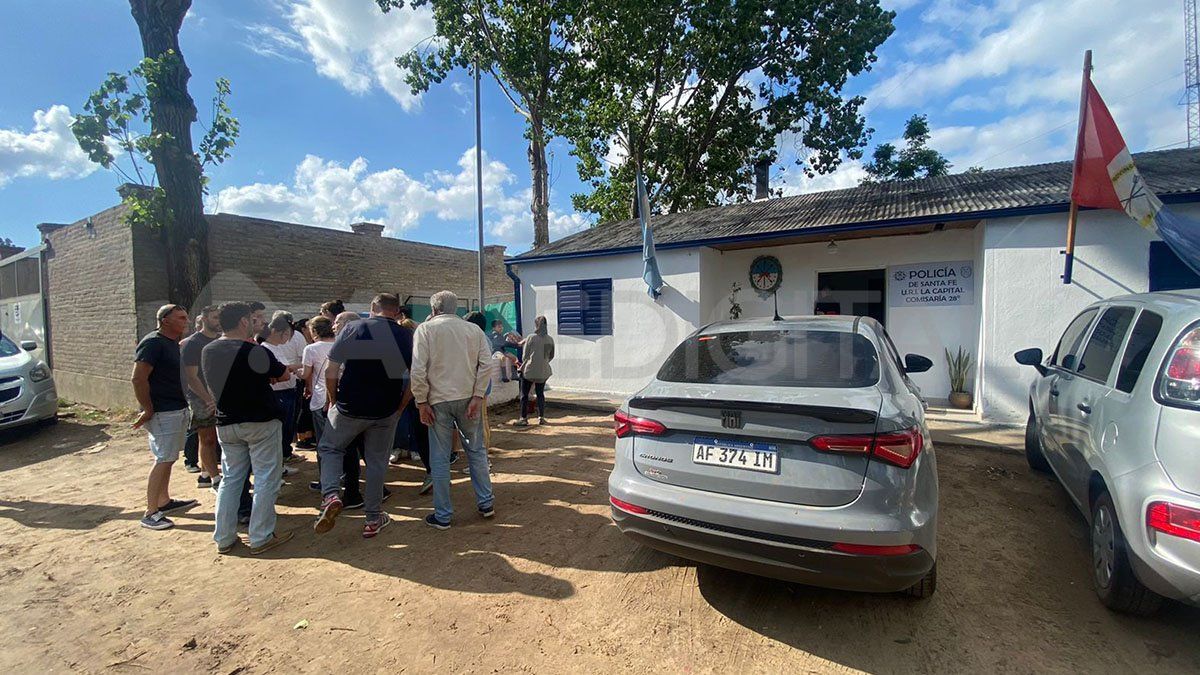 Otra de las vecinas advirtió sobre la violencia de los hechos. “Los vecinos estamos con miedo, hasta tenemos cámaras comunitarias”, concluyeron.