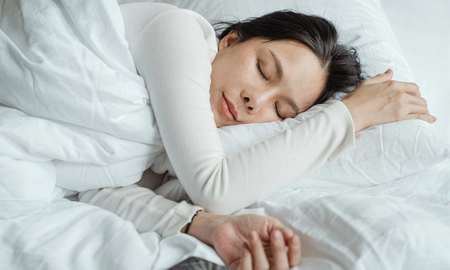 La siesta es saludable si dura menos de 30 minutos y es antes de las 15. La siesta es saludable si dura menos de 30 minutos y es antes de las 15.