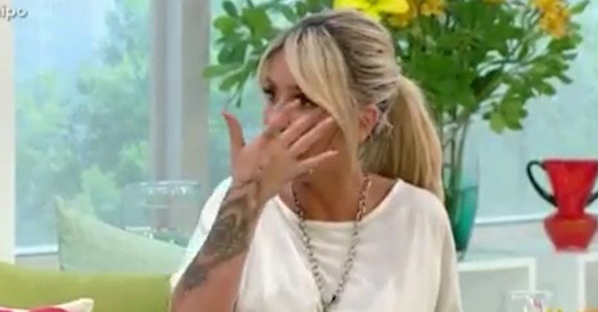 Florencia Peña emocionada por le relato de Claudia Villafañe.