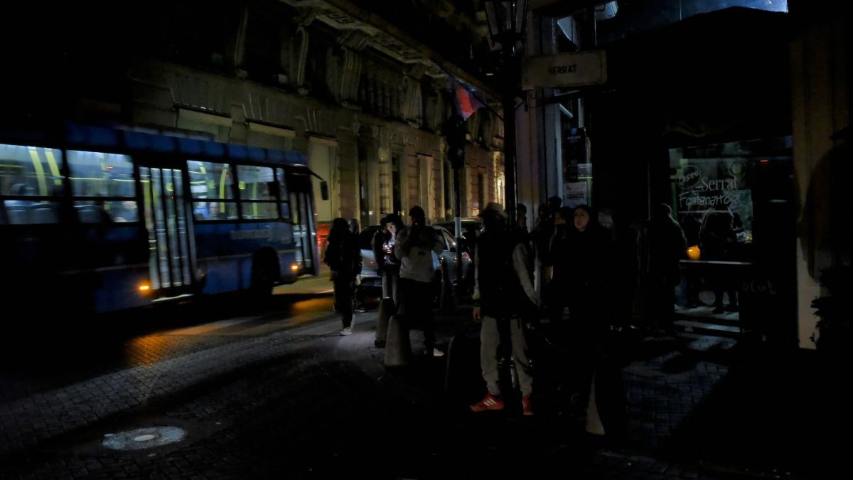 Un corte de luz afectó a varios barrios de Rosario.
