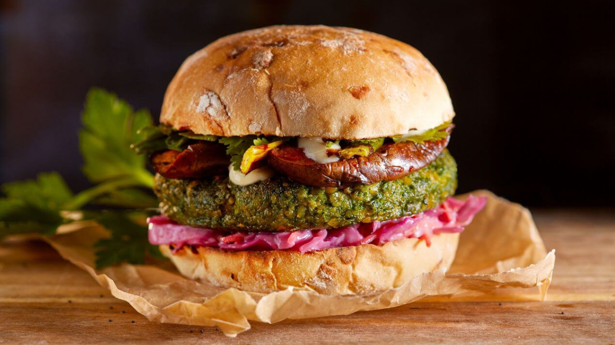 Cómo hacer las mejores hamburguesas vegetarianas en casa: la receta sencilla y económica