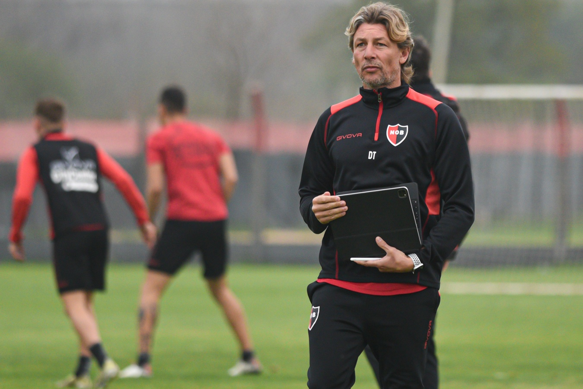Intentaron robar la casa de Gabriel Heinze mientras el técnico dirigía a Newell's ante Lanús. Intentaron robar la casa de Gabriel Heinze mientras el técnico dirigía a Newell's ante Lanús.