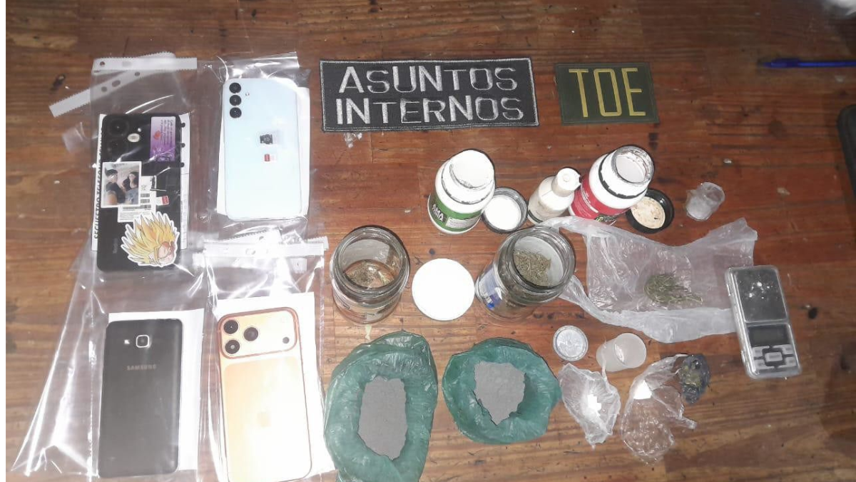 Detuvieron al jefe de la seccional de Empalme Villa Constitución y a seis civiles durante un megaoperativo contra el narcomenudeo y la connivencia policial en el departamento Constitución.