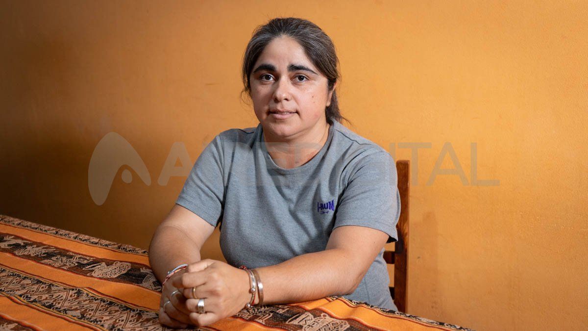 “Me internaban, me daban de alta, volvía a casa, y otra vez las ronchas aparecían. Nadie sabía qué era hasta que finalmente los análisis confirmaron: era dengue”. “Me internaban, me daban de alta, volvía a casa, y otra vez las ronchas aparecían. Nadie sabía qué era hasta que finalmente los análisis confirmaron: era dengue”.