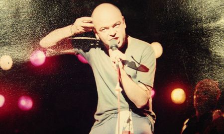 El martes 22 de diciembre de 1987, encontraron muerto a Luca Prodan en su habitación de la casa ubicada en la calle Alsina 451, en el barrio de San Telmo El martes 22 de diciembre de 1987, encontraron muerto a Luca Prodan en su habitación de la casa ubicada en la calle Alsina 451, en el barrio de San Telmo