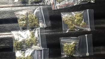 Recoleta santafesina: detuvieron en una estación de GNC a un dealer con 12 paquetes de marihuana