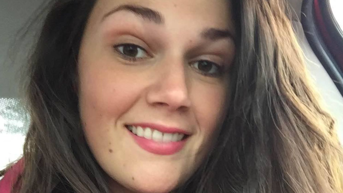 Escándalo en Estados Unidos: acusan a una maestra de abusar y drogar a un alumno de 16 años