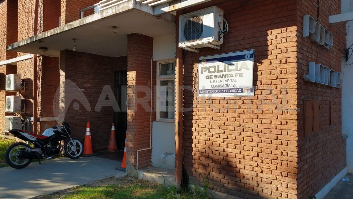 Los efectivos de la Comisaría N° 12 de la ciudad de Santo Tomé llegaron hasta la panadería y le tomaron la denuncia a la empleada