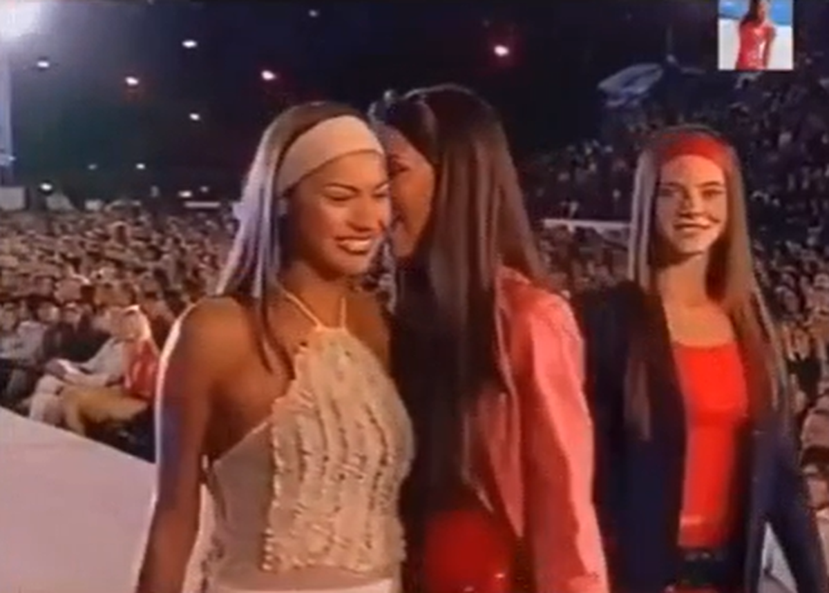 Pampita comenzó su carrera de modelo cuando tiene 25 años. Pampita comenzó su carrera de modelo cuando tiene 25 años.