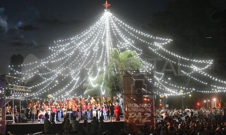 El lema de la ceremonia tradicional fue Rosario, ciudad de paz. El lema de la ceremonia tradicional fue Rosario, ciudad de paz.