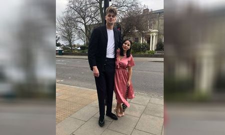 Se puso de novia con un chico 50 cm. más alto y todos le preguntan por su vida sexual