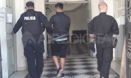 El sospechoso fue trasladado a la Seccional Primera del centro de Santa Fe. El sospechoso fue trasladado a la Seccional Primera del centro de Santa Fe.