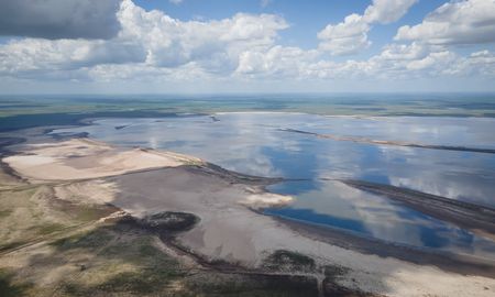 La laguna de Melincué es una referencia histórica de turismo regional. La laguna de Melincué es una referencia histórica de turismo regional.