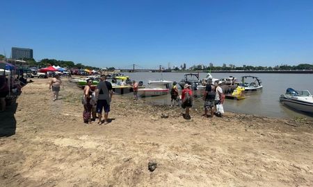 Ka Laguna Setúbal es el epicentro de una celebración que incluye lanchas clásicas, carreras y espectáculos náuticos. Ka Laguna Setúbal es el epicentro de una celebración que incluye lanchas clásicas, carreras y espectáculos náuticos.