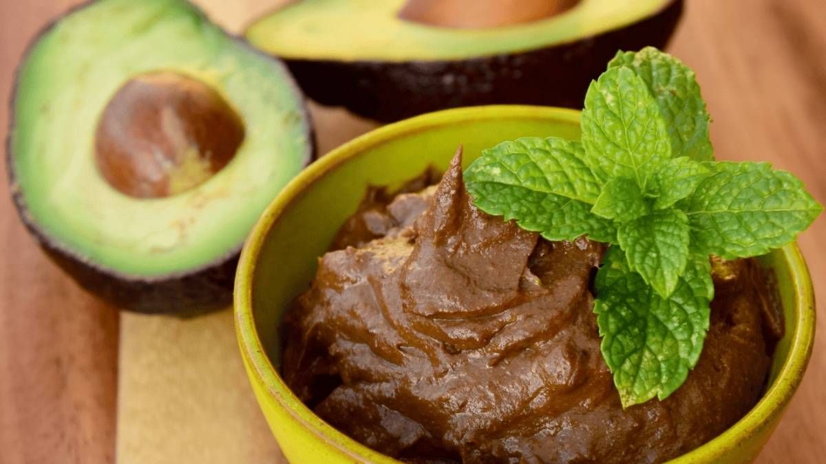 Esta mousse de chocolate lleva pocos ingredientes y es muy fácil de recrear en casa. Esta mousse de chocolate lleva pocos ingredientes y es muy fácil de recrear en casa.