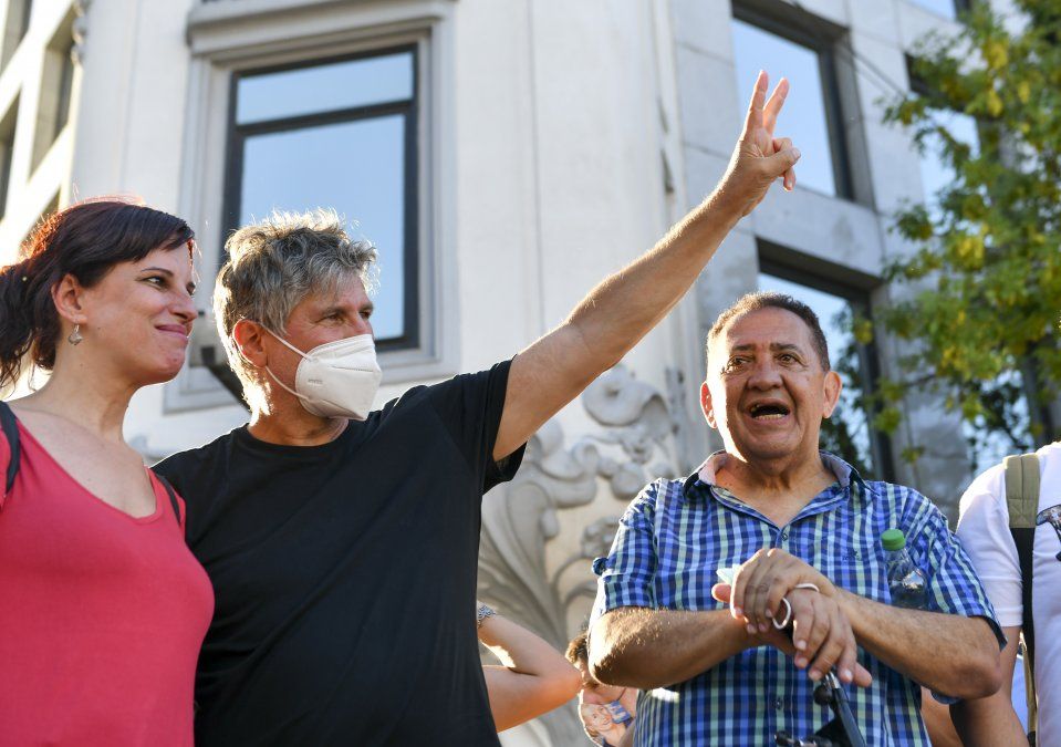 En primera fila estuvieron el ex vicepresidente Amado Boudou y el dirigente social Luis D´Elía, otro de los convocantes a la protesta del 1F, bajo la consigna "Basta de impunidad".