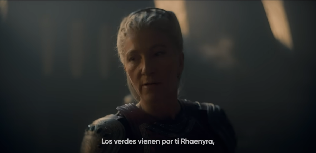 “Los verdes vienen a por ti Rhaenyra, y a por tus hijos” dice Rhaenys al inicio del avance.