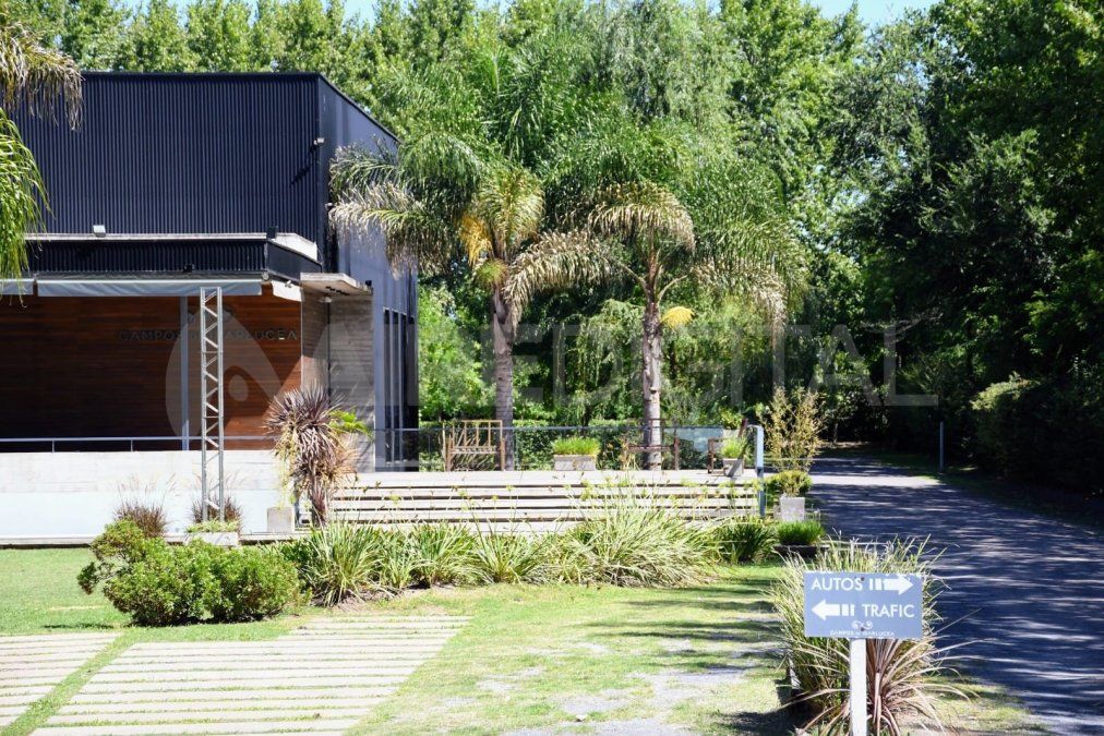 La fastuosa fiesta que se realizó en Campos de Ibarlucea reunió a una especie de selección de la mafia rosarina, ligada al líder de Los Monos Ariel Cantero, preso en el penal de Marcos Paz.