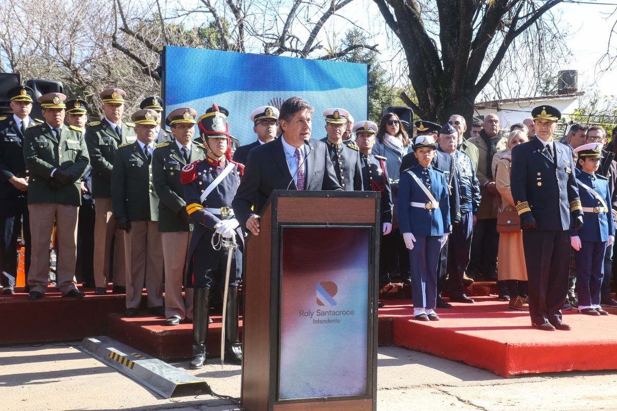 El intendente de Funes Roly Santacroce se solidarizó con el gobernador de Córdoba