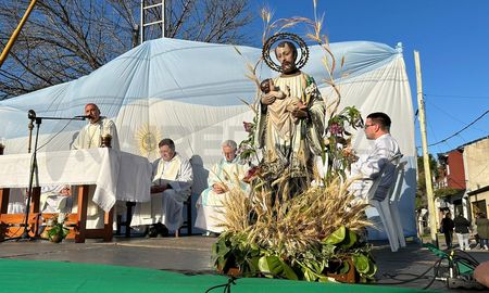 A lo largo del miércoles se celebrará misa cada dos una hora y media. A lo largo del miércoles se celebrará misa cada dos una hora y media.