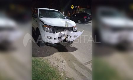 La camioneta que protagonizó el fuerte accidente La camioneta que protagonizó el fuerte accidente