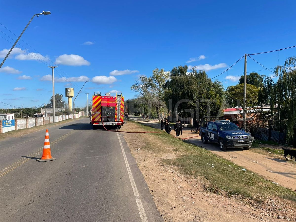 Se incendió una vivienda en Alto Verde y los vecinos sospechan que fue intencional.