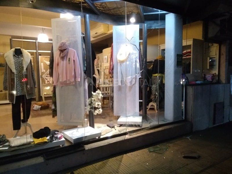 No se salva nadie: robaron en dos comercios de indumentaria infantil