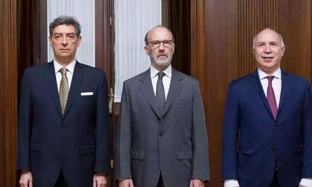 La Corte Suprema confirmó este martes la decisión de extraditar a ciudadanos que están siendo buscados por distintos países. La Corte Suprema confirmó este martes la decisión de extraditar a ciudadanos que están siendo buscados por distintos países.