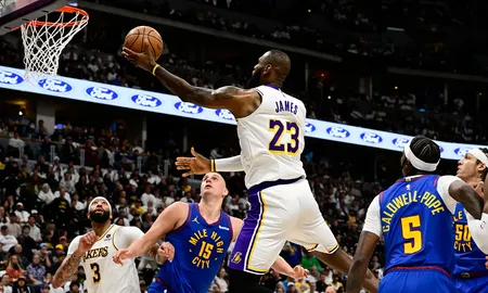 LeBron además de ser el máximo anotador de la historia de la NBA, también es una figura destacada en la filantropía. LeBron además de ser el máximo anotador de la historia de la NBA, también es una figura destacada en la filantropía.