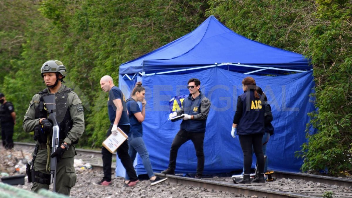 Personal de la Agencia de Investigación Criminal trabajó en la zona del hallazgo.