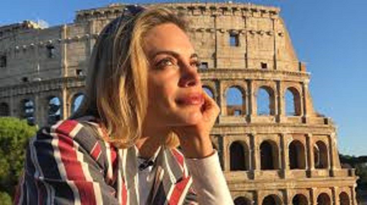Emilia Attias volvió con su programa Resto del mundo.