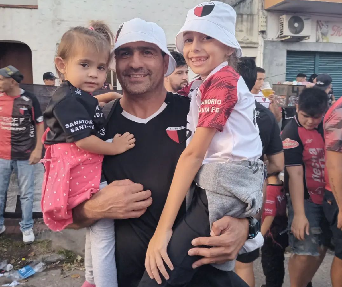 Carlos Zeballos en la previa de un partido de Colón. Carlos Zeballos en la previa de un partido de Colón.