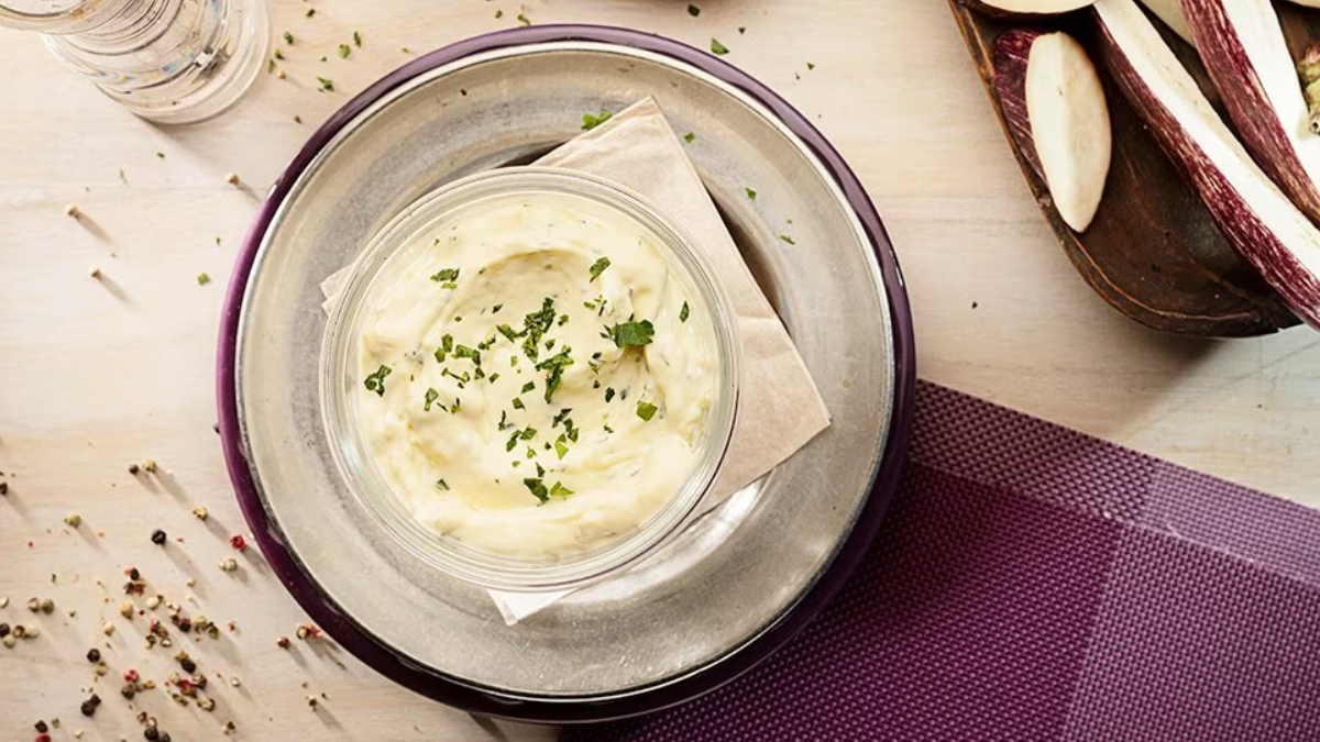 Cómo hacer mayonesa de berenjena sin huevos ni leche: receta vegana y saludable para preparar en casa
