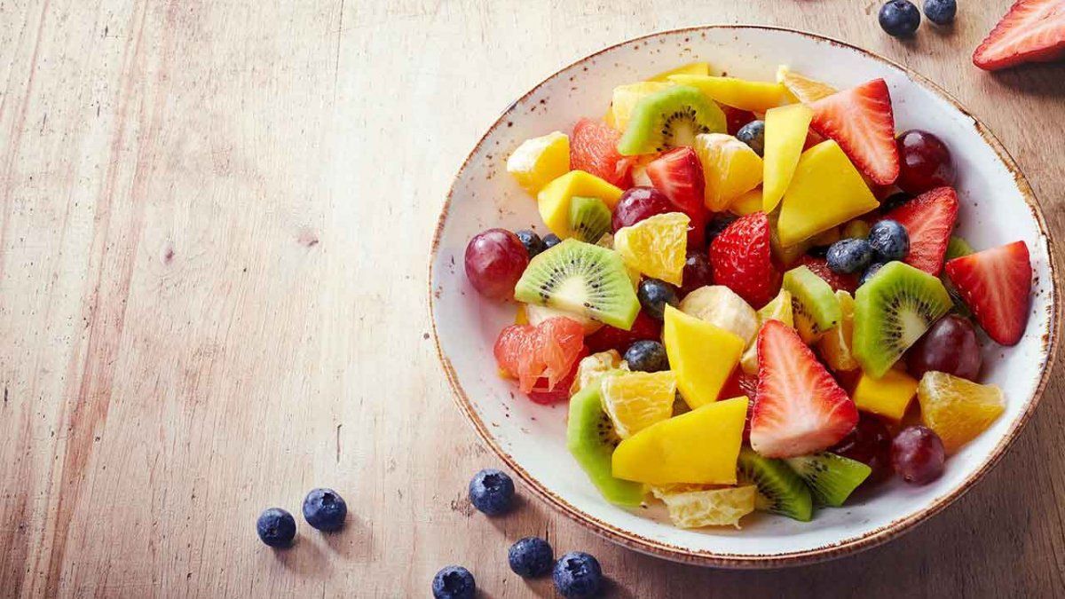 Estas son las frutas con menos calorías que te ayudarán a adelgazar