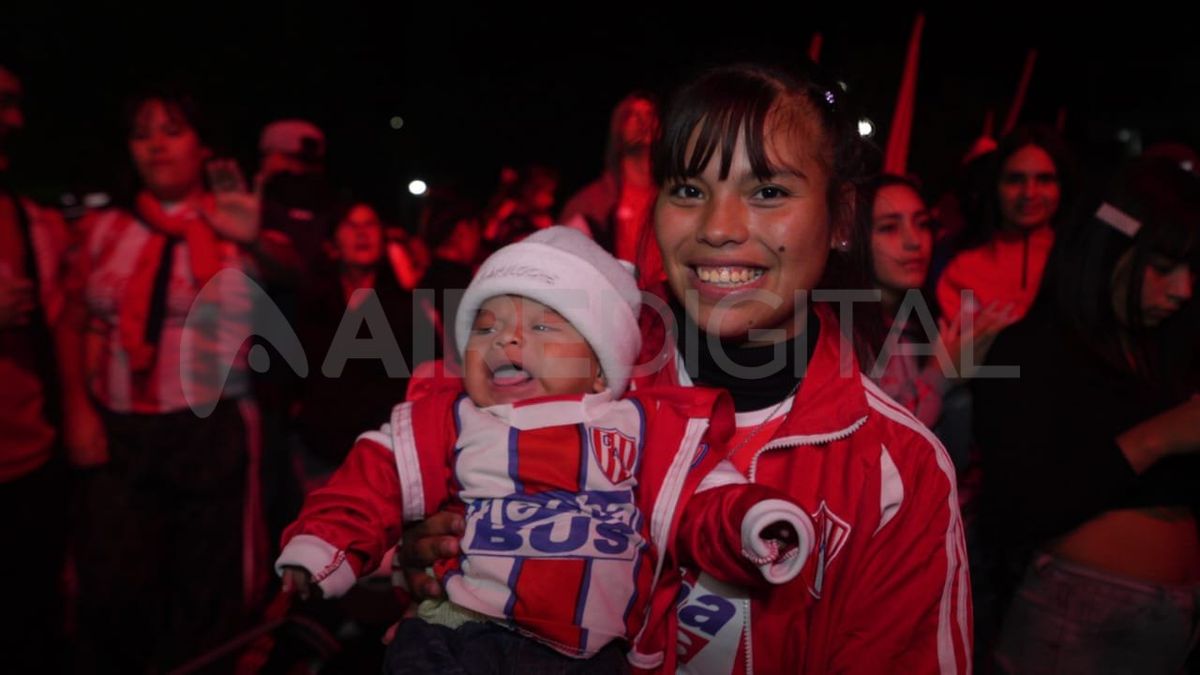 Unión celebra sus 118 años de vida con una gran fiesta en la sede del club
