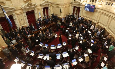 en medio de problemas con la luz, juraron los 24 nuevos senadores nacionales en medio de problemas con la luz, juraron los 24 nuevos senadores nacionales