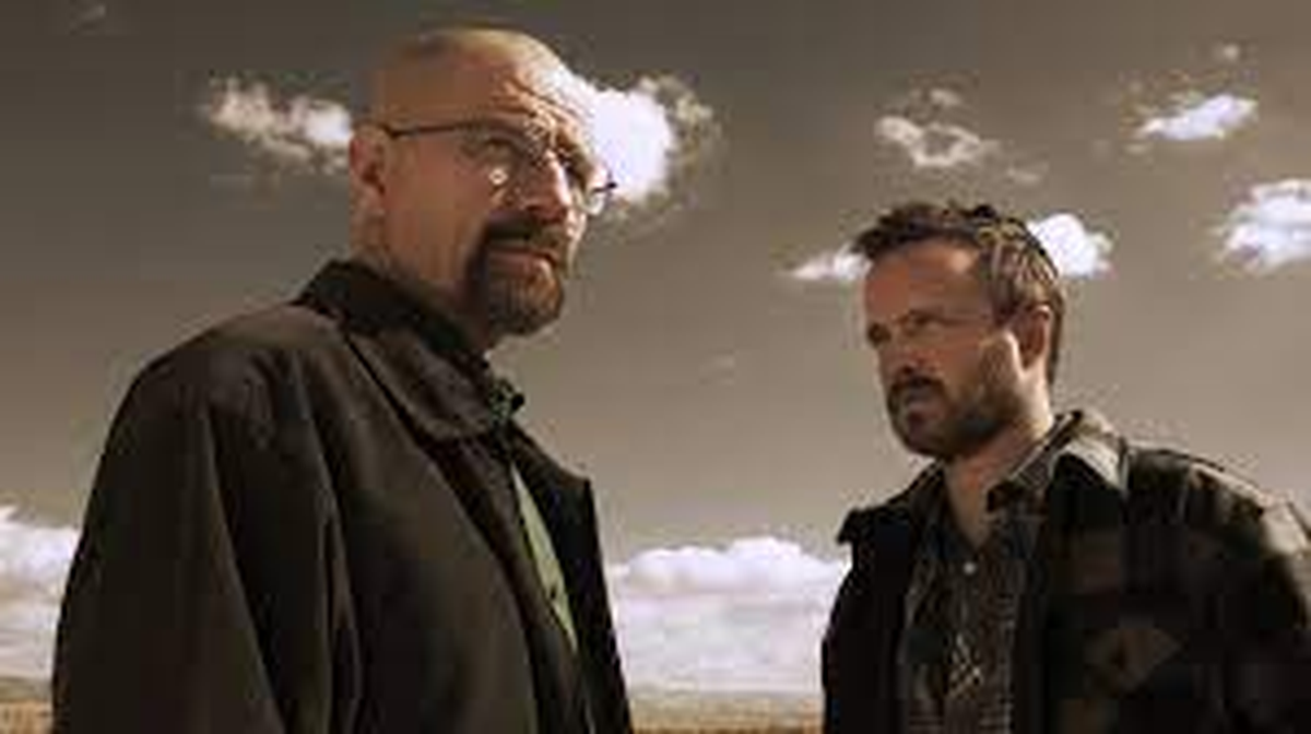 Breaking Bad es una serie de televisión dramática estadounidense creada y producida por Vince Gilligan. Breaking Bad es una serie de televisión dramática estadounidense creada y producida por Vince Gilligan.