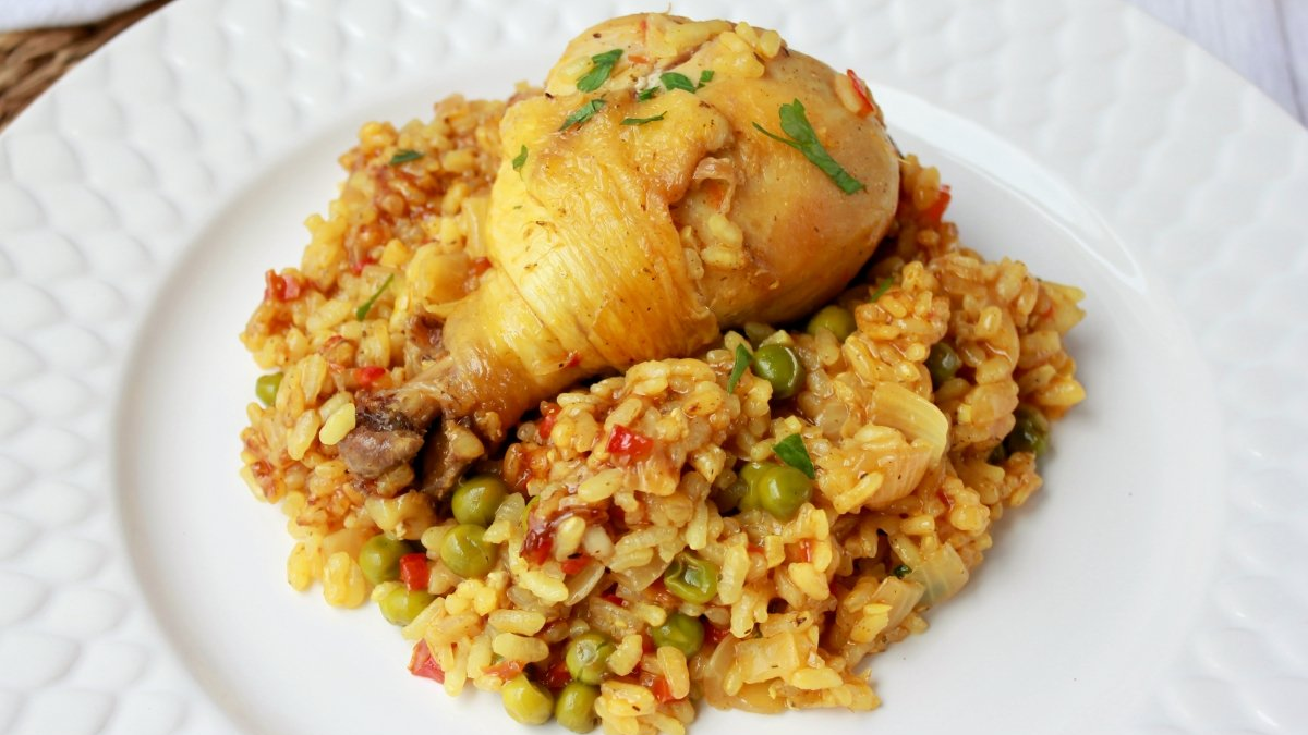 Guiso De Pollo Y Arroz La Receta Fácil Y Económica Para Hacer En 4 Pasos