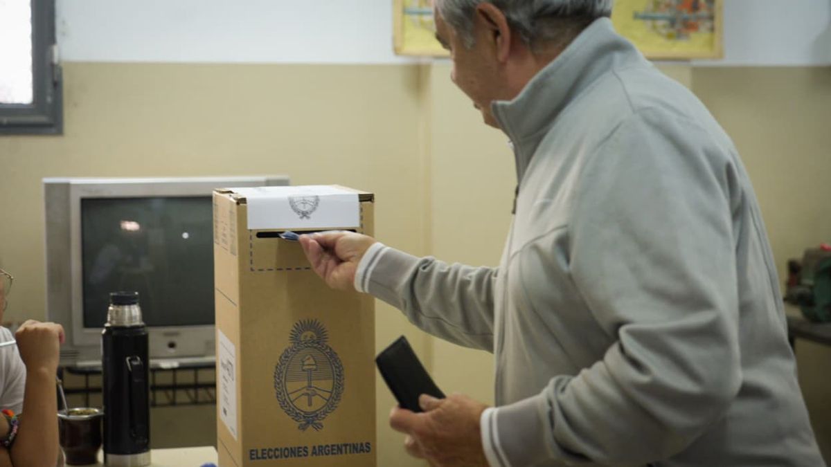 Los comicios se desarrollan con normalidad en todo el país. 