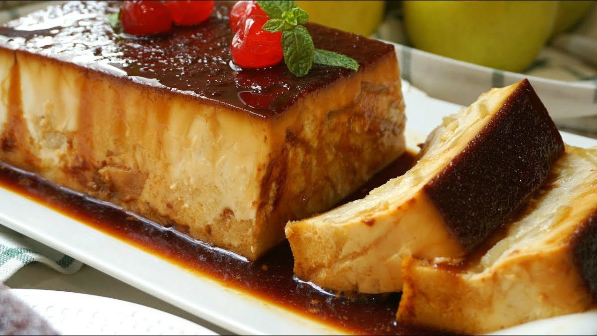 La receta fácil de solo 4 pasos para hacer budín de pan con pan duro