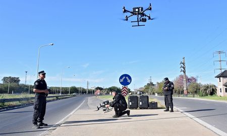 El nuevo sistema de control de tránsito con drones ya se puso en marcha en Rosario el pasado 3 de octubre. El nuevo sistema de control de tránsito con drones ya se puso en marcha en Rosario el pasado 3 de octubre.