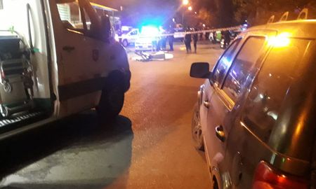 La víctima se conducía junto a su novio en una moto y fue embestida por ladrones que huían de un intento de robo. La víctima se conducía junto a su novio en una moto y fue embestida por ladrones que huían de un intento de robo.