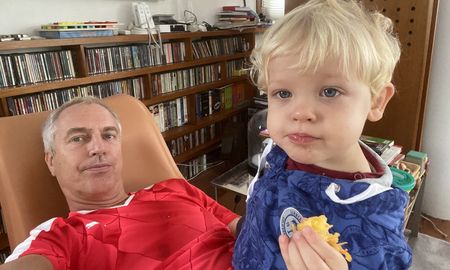 marley no puede controlar un habito de mirko y pidio ayuda en las redes
