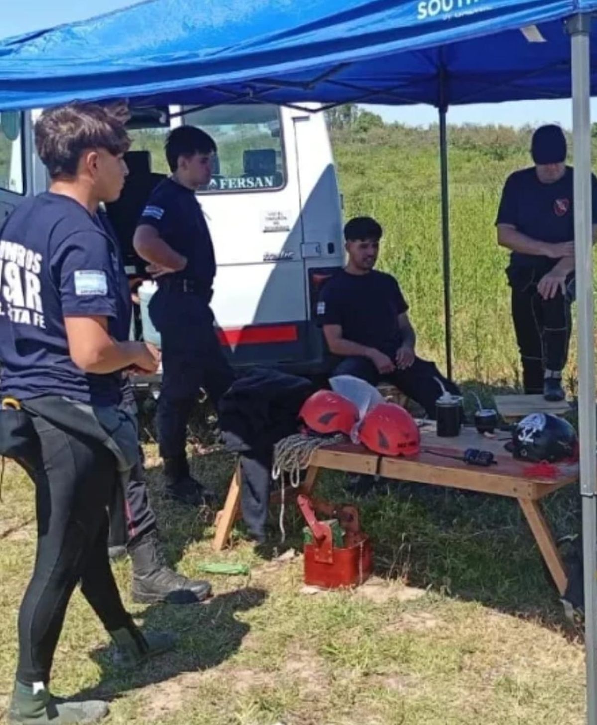 El operativo contin&uacute;a activo y las fuerzas intervinientes mantienen el rastrillaje por agua y tierra en distintas &aacute;reas del r&iacute;o San Javier, con la esperanza de dar con el paradero de Gabriel Romero.