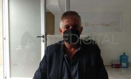 El intendente de Sauce Viejo repudió la imagen que lo caricaturiza como Hitler y dijo que presentará una denuncia formal El intendente de Sauce Viejo repudió la imagen que lo caricaturiza como Hitler y dijo que presentará una denuncia formal