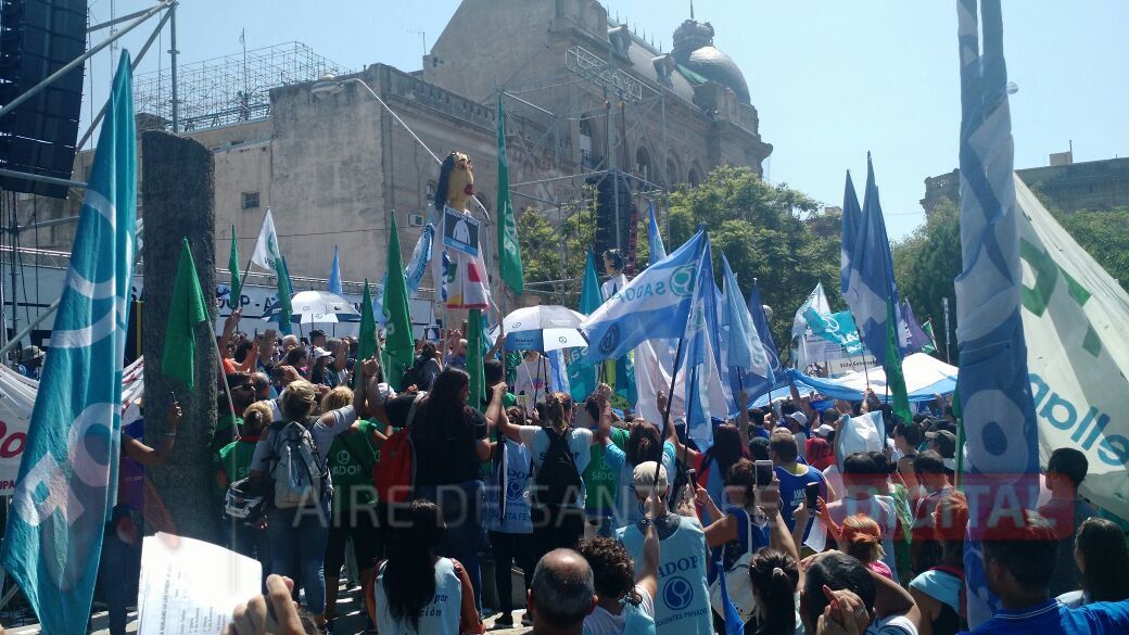 Paritarias: Estatales y Docentes fueron convocados para el martes