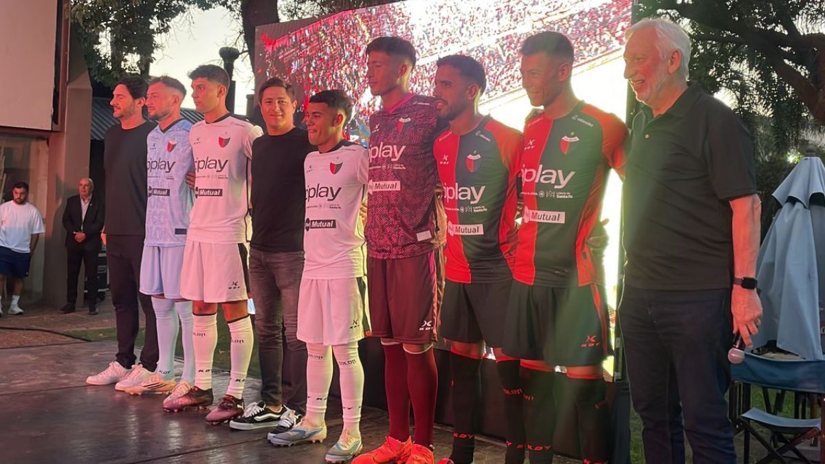 De la presentación también participaron el Directo Deportivo Diego Colotto, el DT Ezequiel Medrán y el presidente José Alonso. De la presentación también participaron el Directo Deportivo Diego Colotto, el DT Ezequiel Medrán y el presidente José Alonso.
