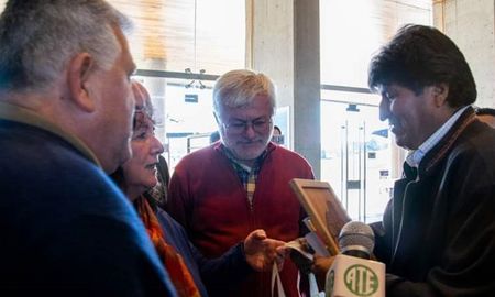 ATE Santa Fe saludó el gran triunfo de Luis Arce en las elecciones de Bolivia, quien junto a Evo Morales logró esta victoria democrática poniéndole punto final al golpe de Estado. ATE Santa Fe saludó el gran triunfo de Luis Arce en las elecciones de Bolivia, quien junto a Evo Morales logró esta victoria democrática poniéndole punto final al golpe de Estado.