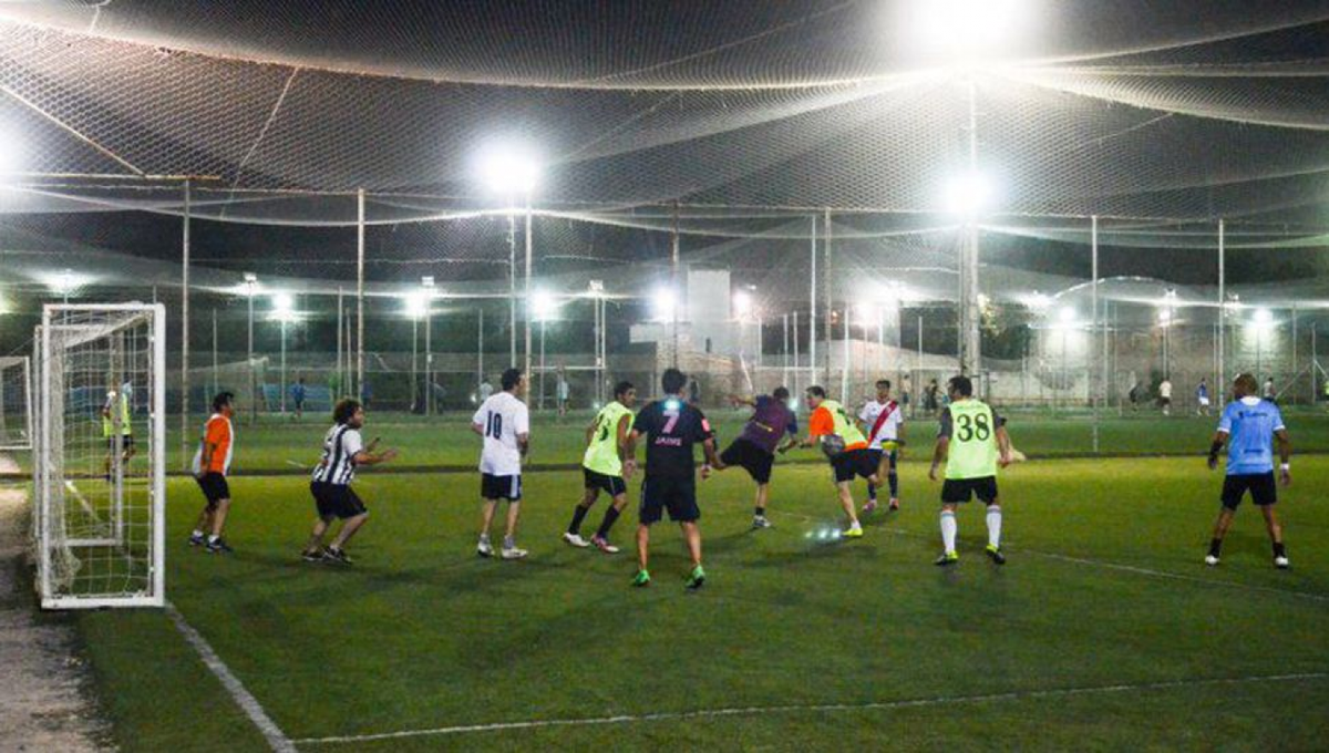 Invitó a su novia a verlo jugar a la pelota y su respuesta se volvió viral.