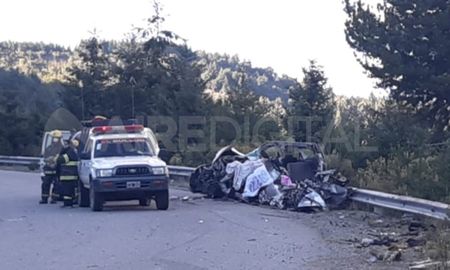 El accidente ocurrió pasadas las 16 en inmediaciones del puente del río Foyel. El accidente ocurrió pasadas las 16 en inmediaciones del puente del río Foyel.